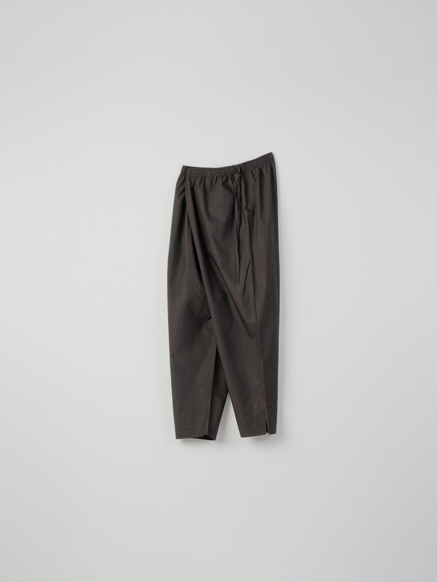 CHARCOAL TUCK PANT