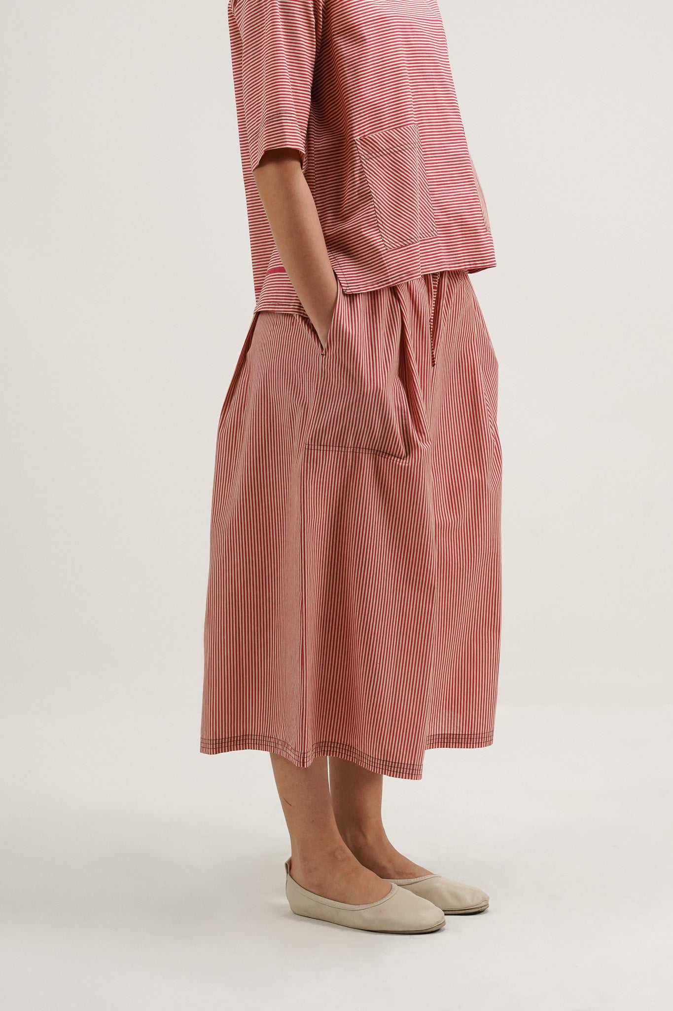 RED STRIPE WIDE PANTS