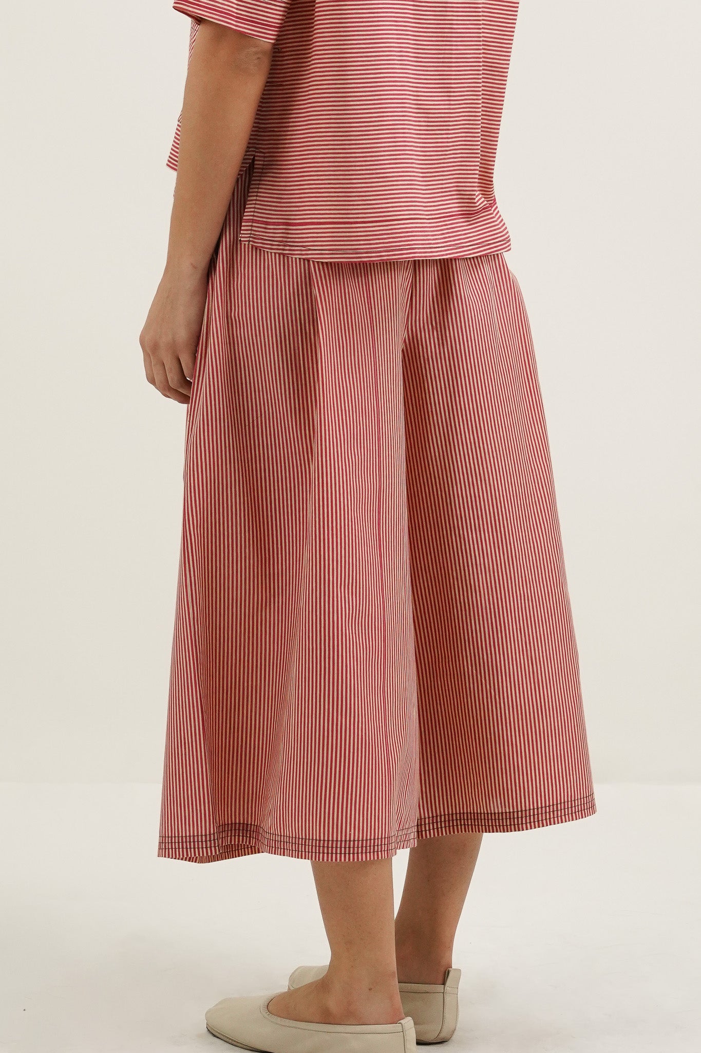 RED STRIPE WIDE PANTS
