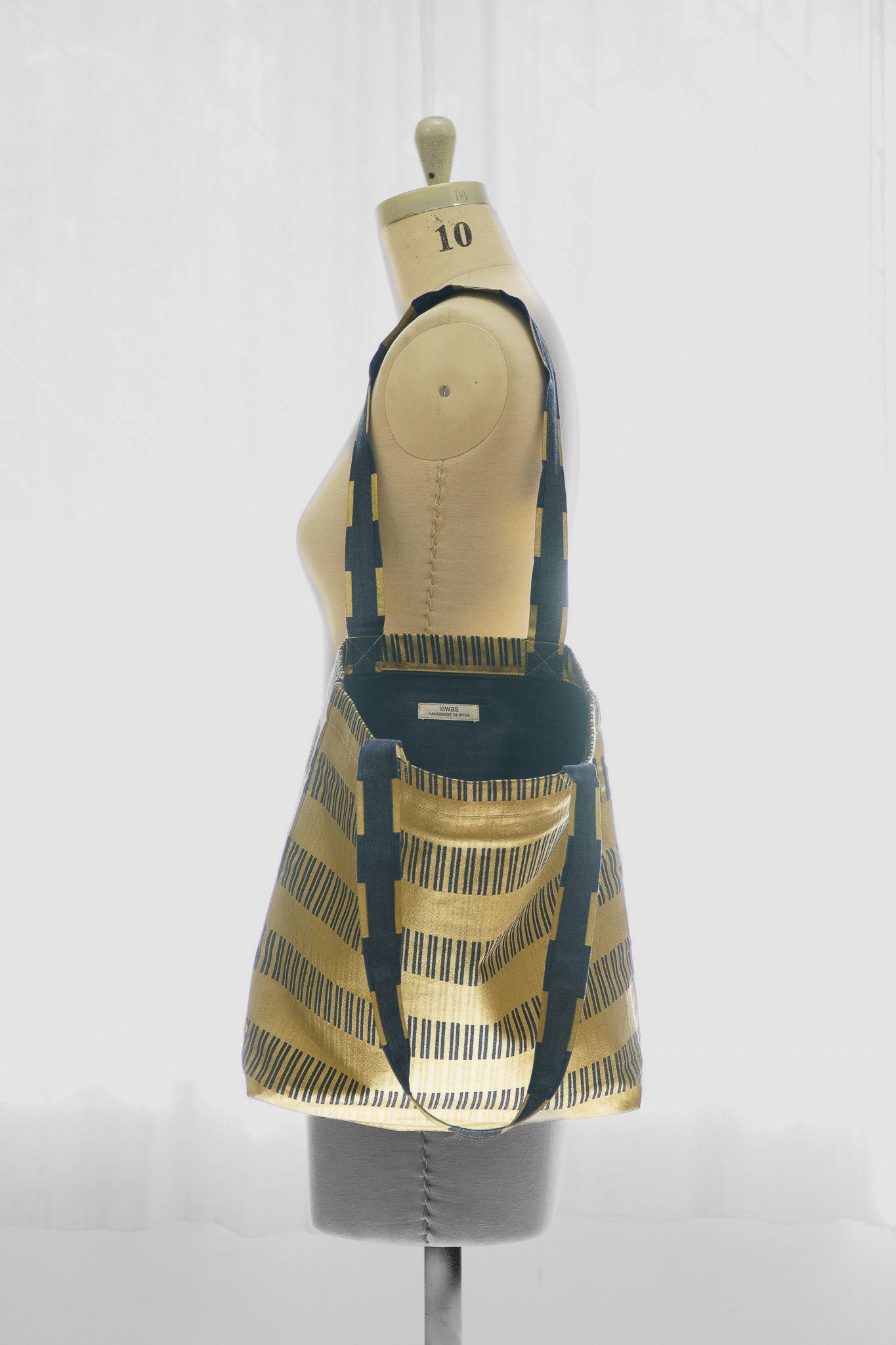 GOLD TOTE