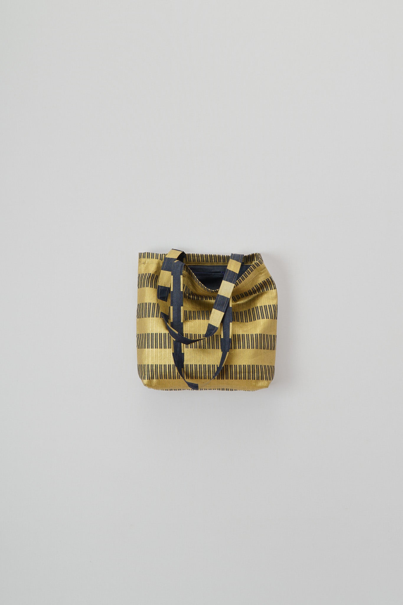 GOLD TOTE