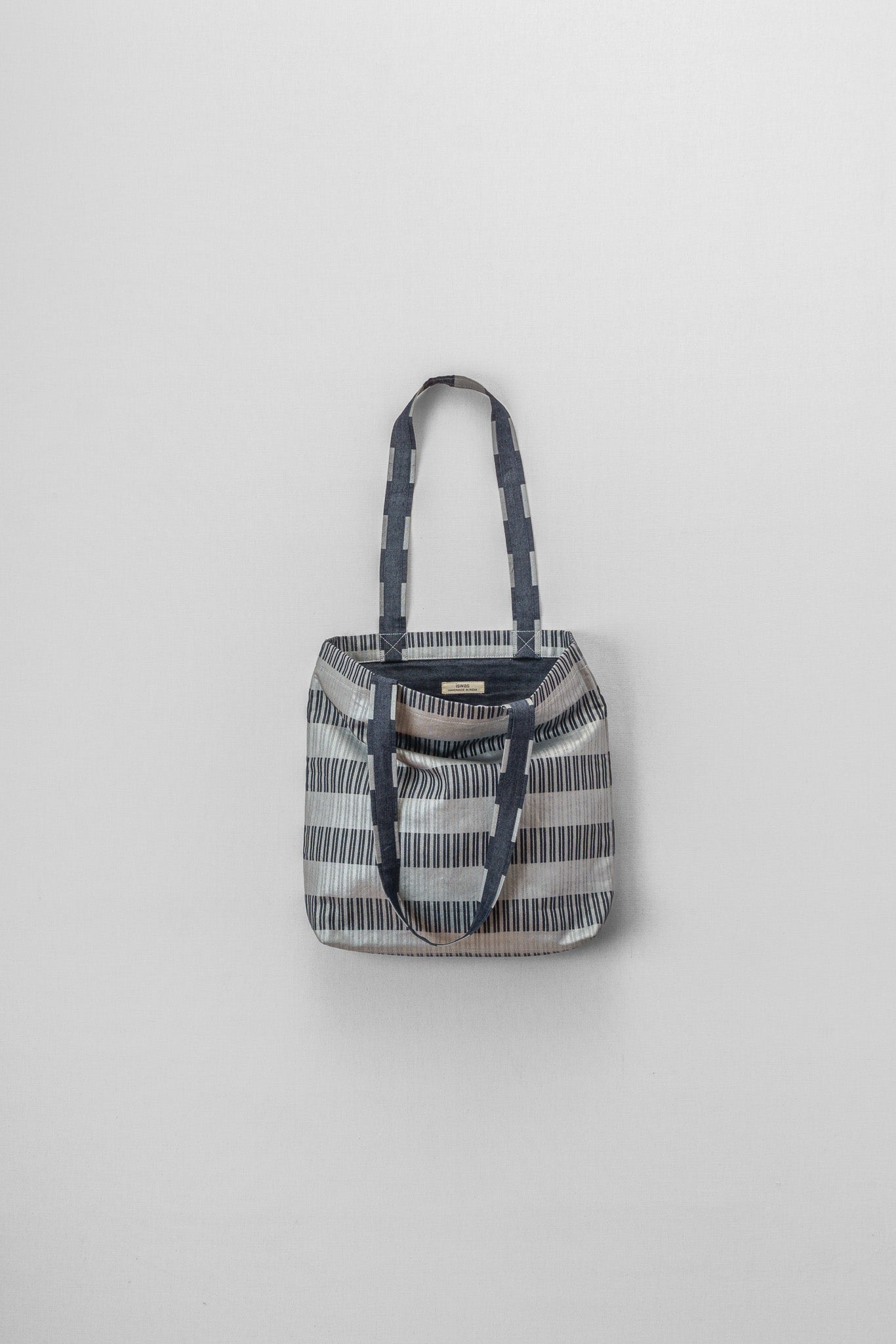 SILVER TOTE
