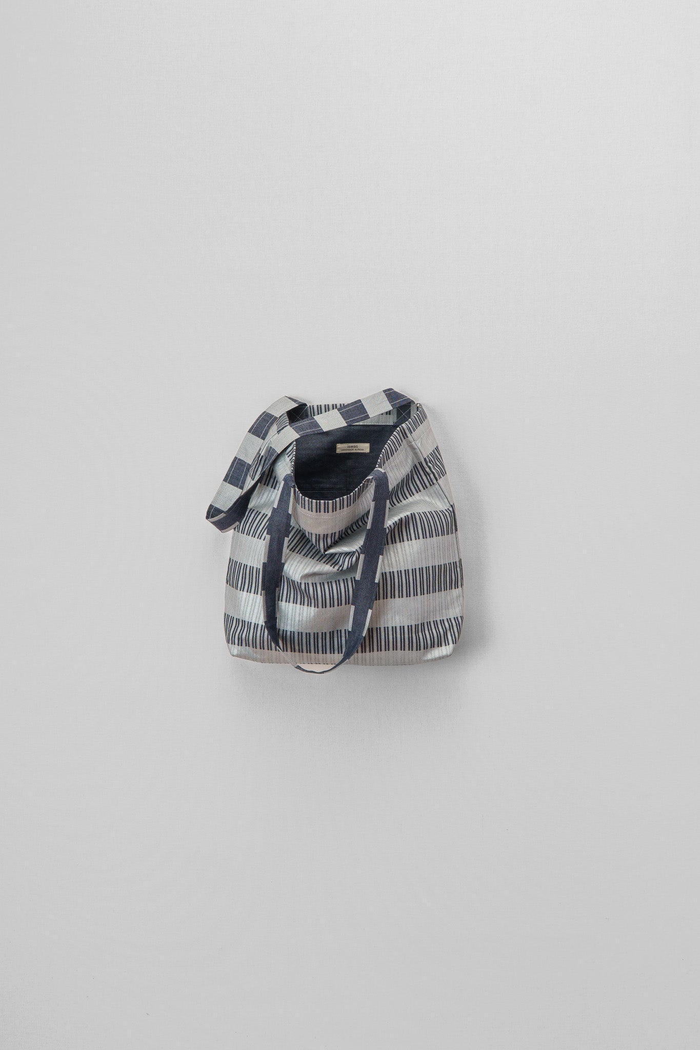 SILVER TOTE