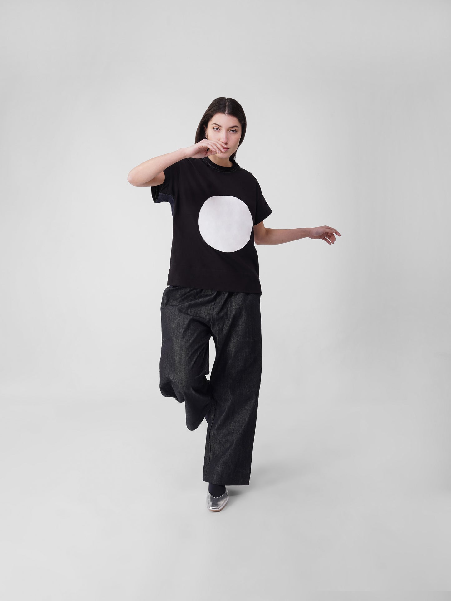 BLACK DISQ T-SHIRT