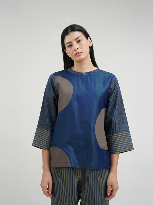 NAVY BIG DOT TOP