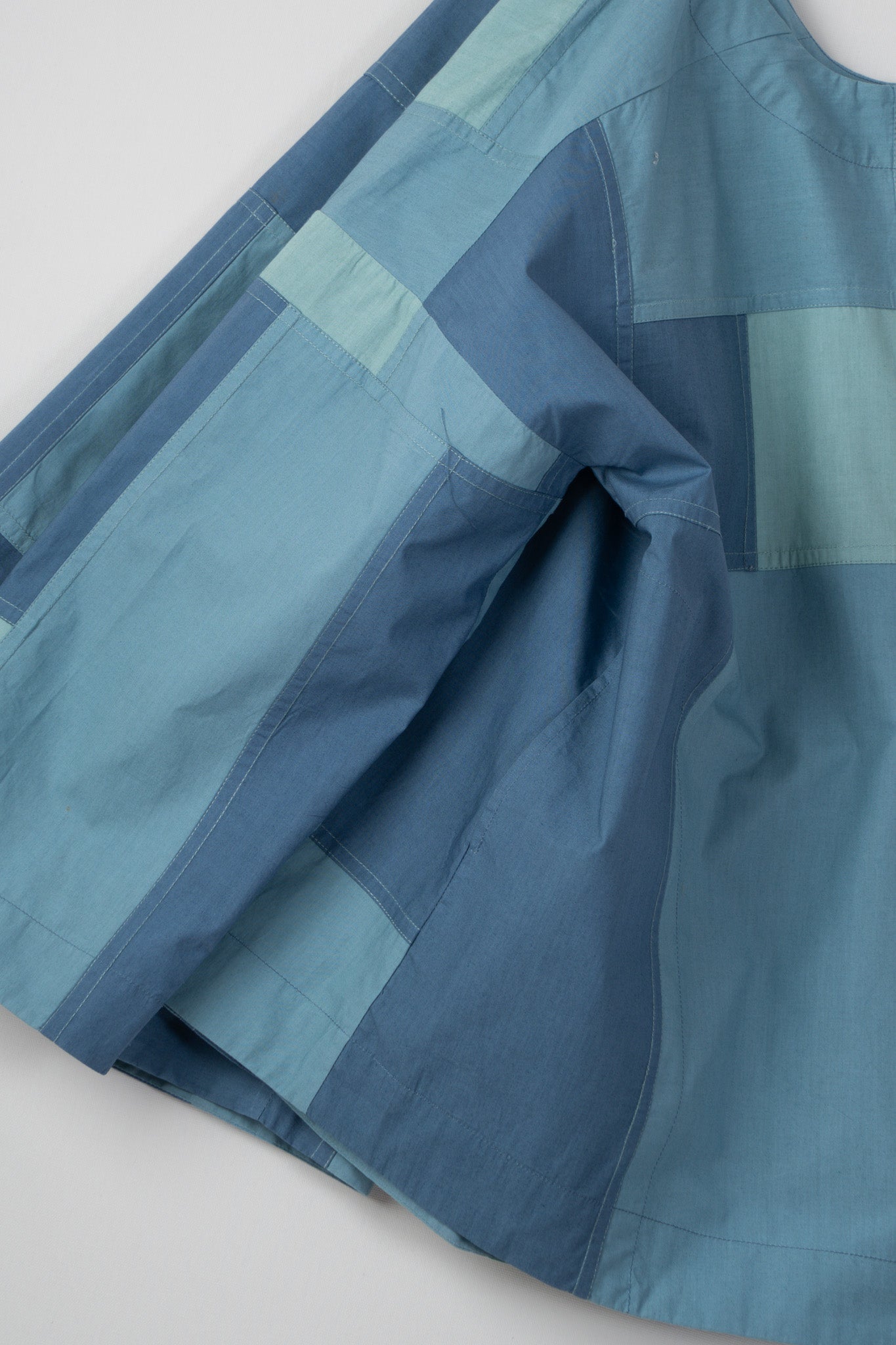 BLUES BORO TOP