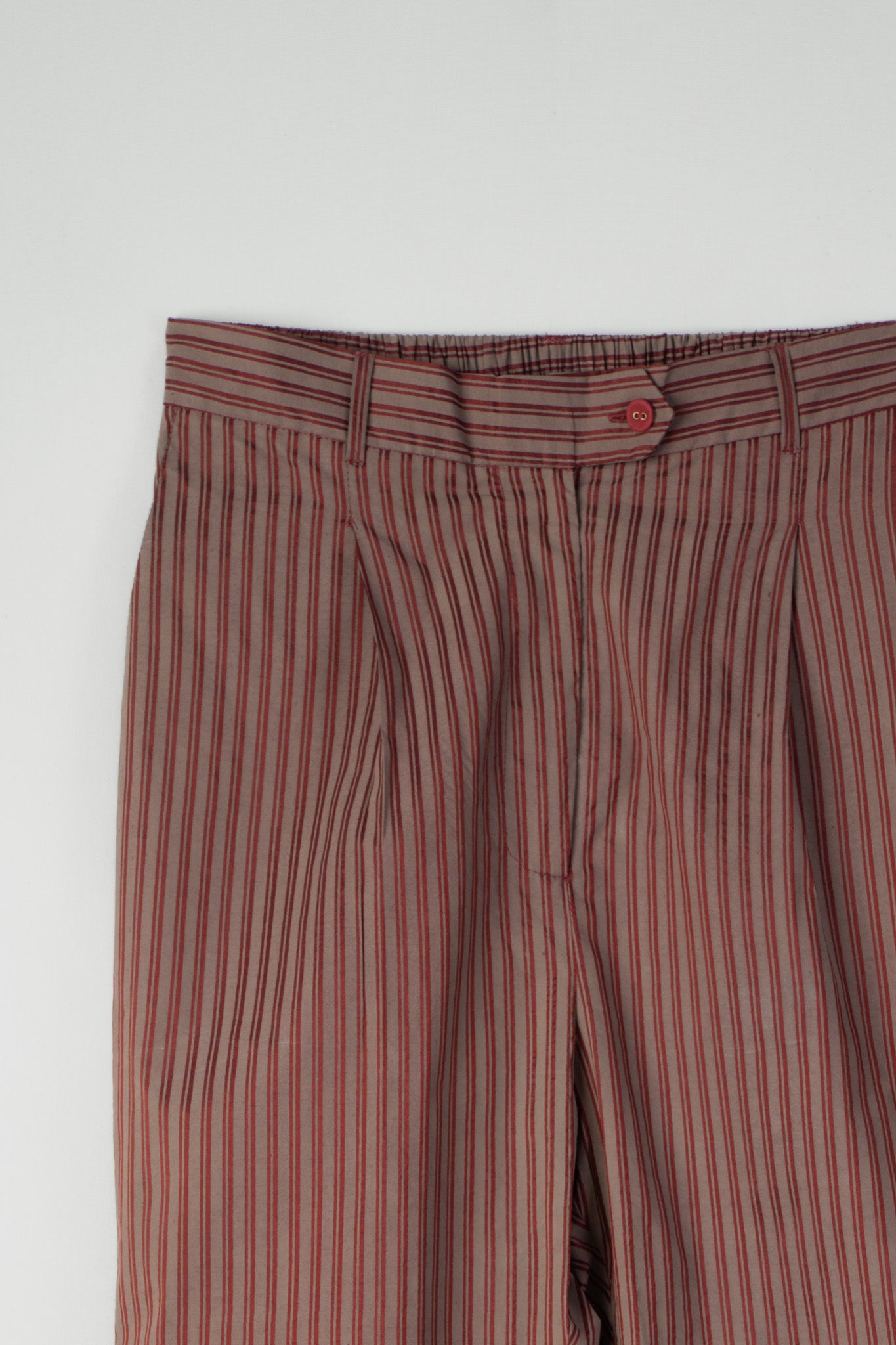 BURGUNDY WITH GREY STRIPE PAINT